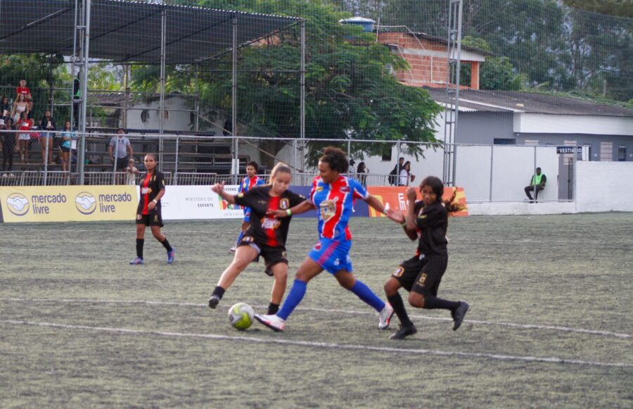 Fim de semana com goleada e estreia das mulheres
